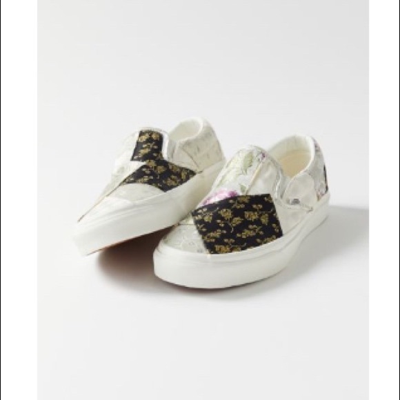 🚾Vans Brocade patchwork Slip-on sneaker🚾 - Picture 2 of 5